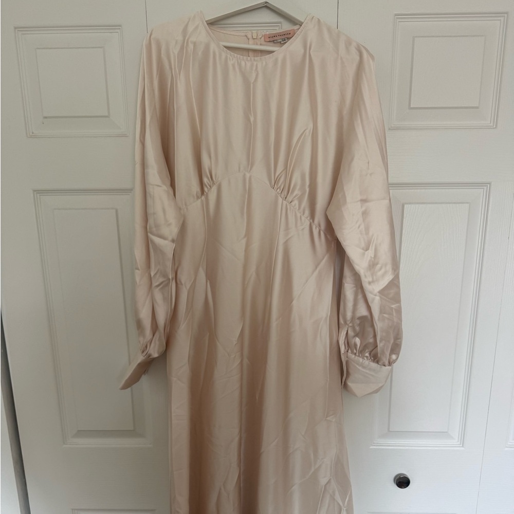 Elegant Cream Long Sleeve Dress